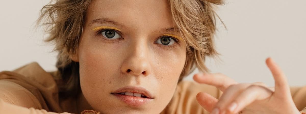 A Guide to Eyeliner for Hooded Eyes