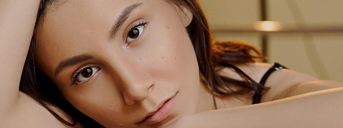 Foundations For Dry Skin: Everything You Should Know