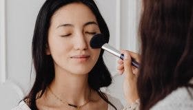 How To Stop Make-Up Creasing, According To Experts