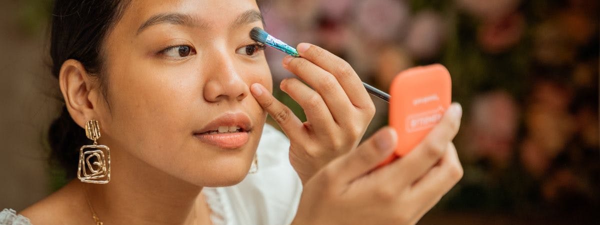 The Definitive Guide on How To Apply Eyeshadow