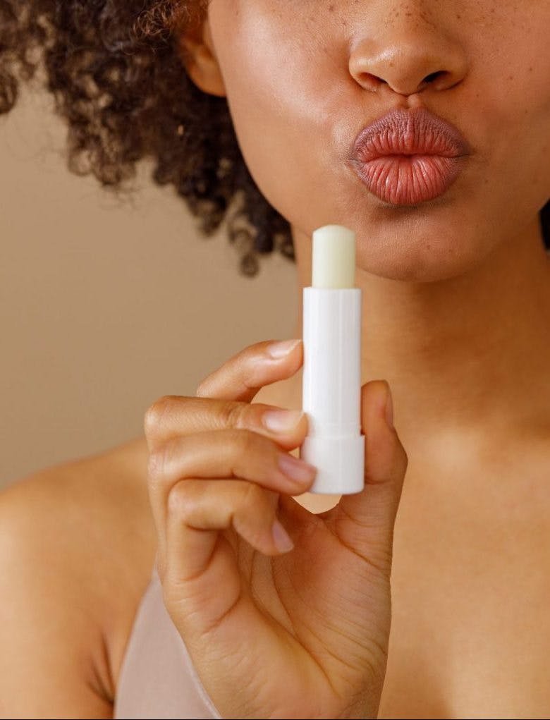 Do Straws Cause Lip Lines And Wrinkles? Top Derms Give Us The Answer