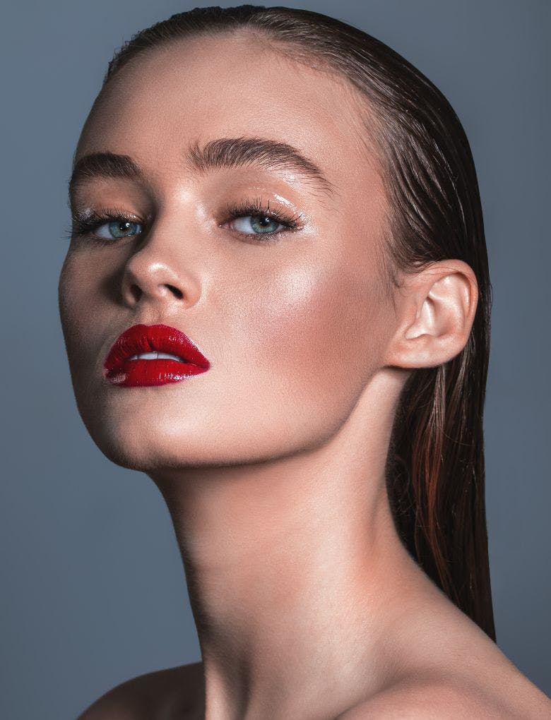 woman-red-lipstick