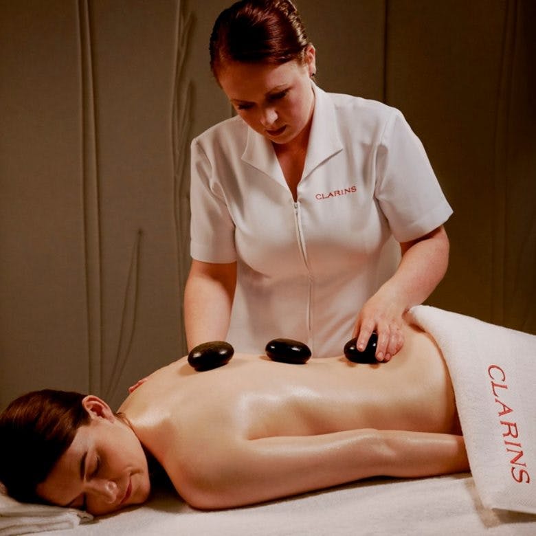 clarins hot stoned massage