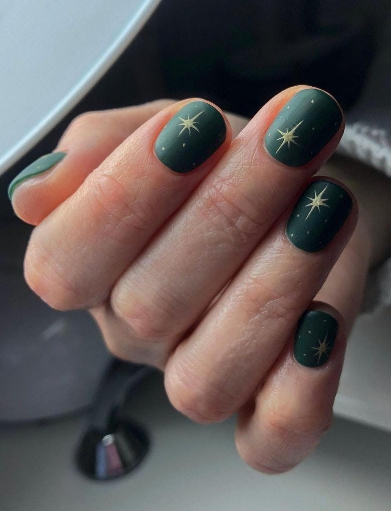 festive star manicure