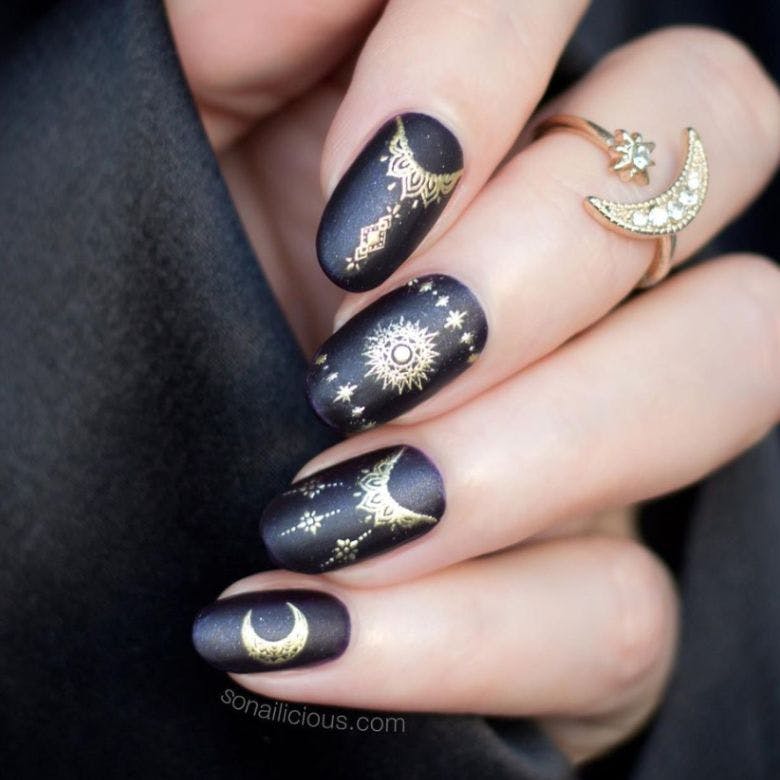 Mystic nails