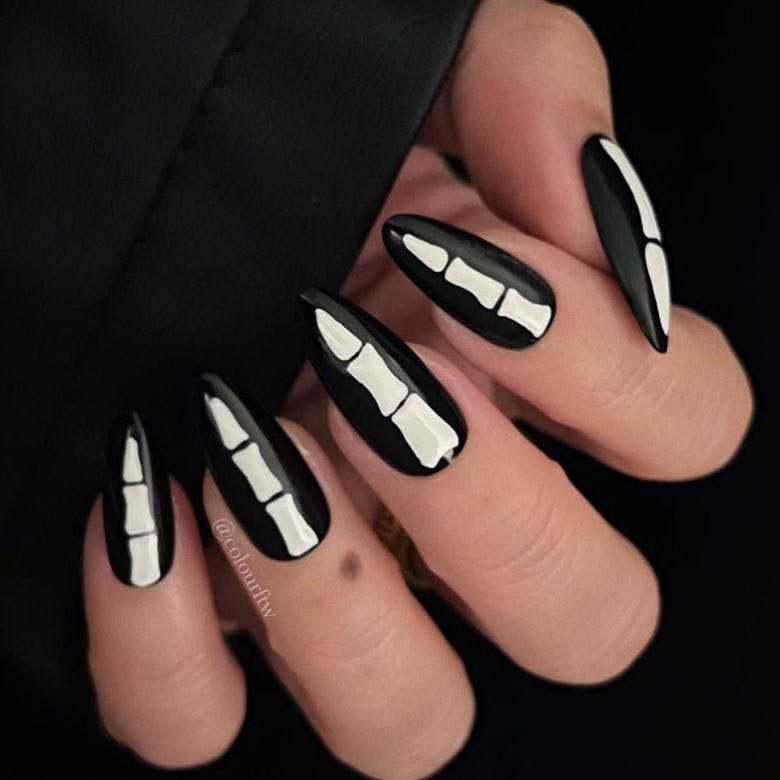 Skeleton Halloween nails