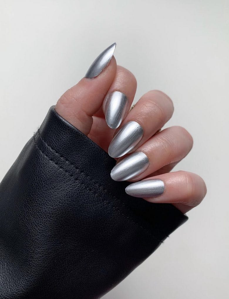 spring nails silver chrome