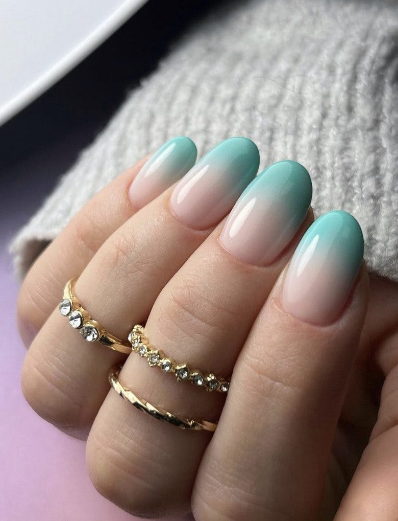 spring nails blue ombre
