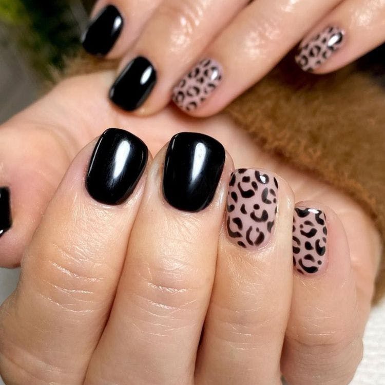Leopard Short Black Nail design