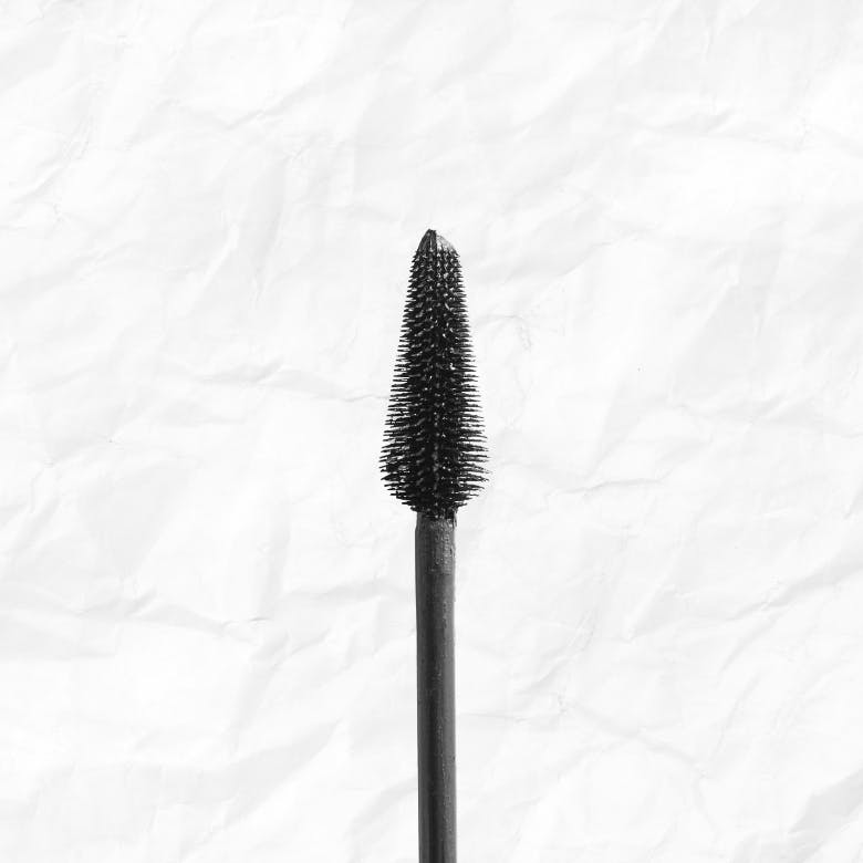 mascara wand with tapered end
