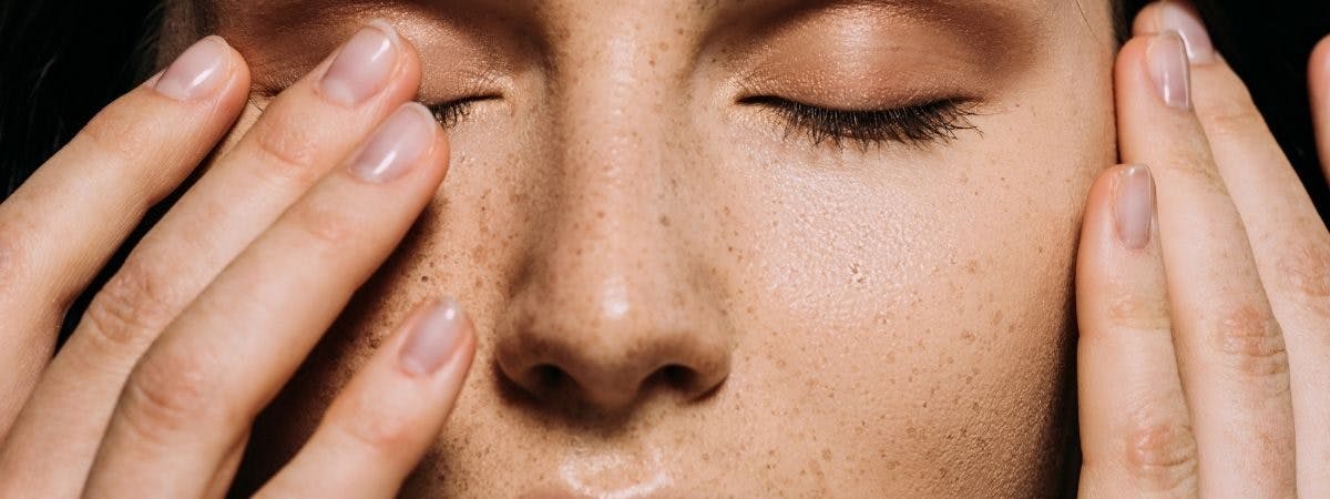 How to Tackle Dry Skin Around The Eyes