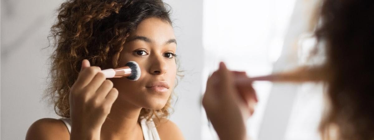 How Long Does Make-up Last? Detox Your Make-up Bag